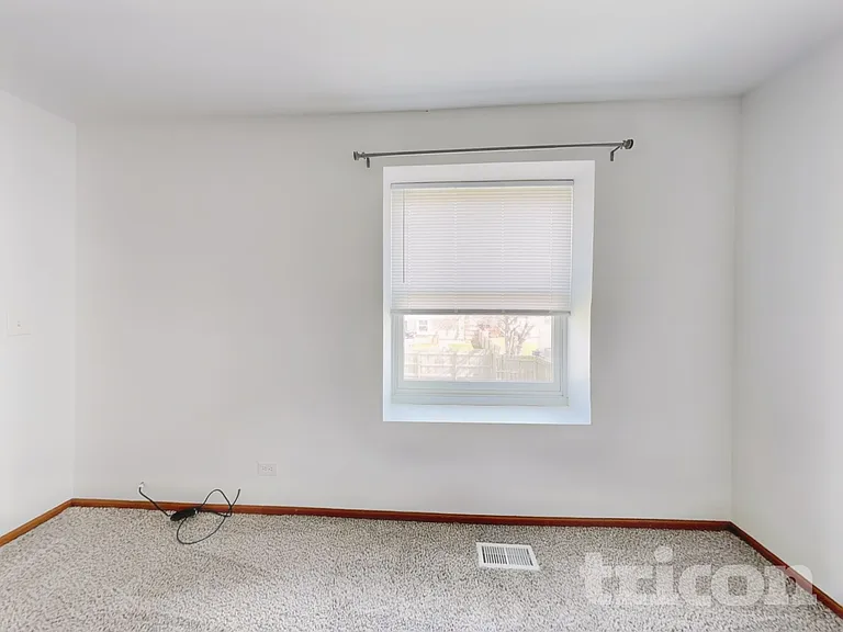 1419 Farrington Ln — Photo 8
