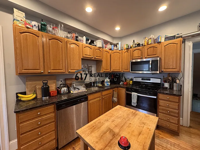 34 Brentwood St — Photo 6