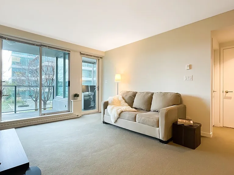 522 W 8th Ave #401 — Photo 3