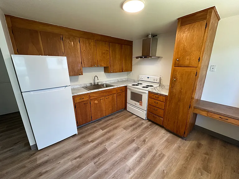 208 S 4th St #2 — Photo 7