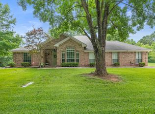 2005 Ventureview St, Palestine, TX 75803
