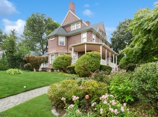54 Hillside Ave, Glen Ridge, NJ 07028