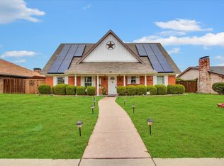 2121 Blossom Ln, Richardson, TX 75081
