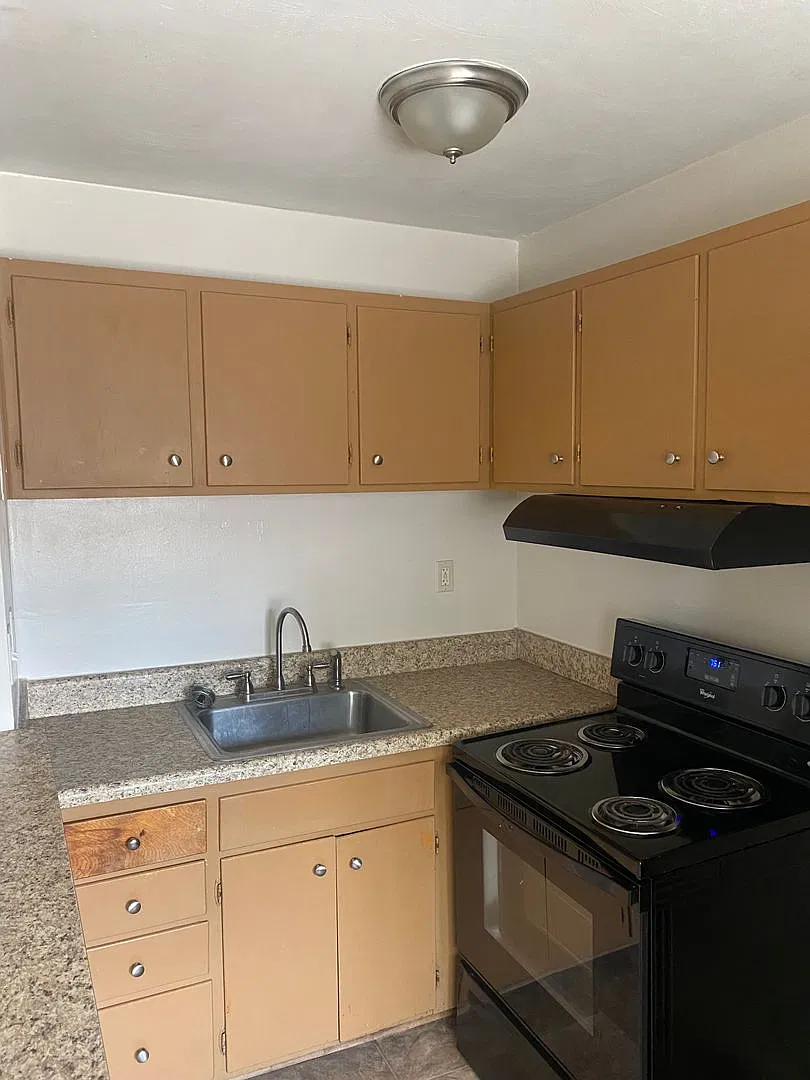 350 Fort Worth Ave — Photo 3