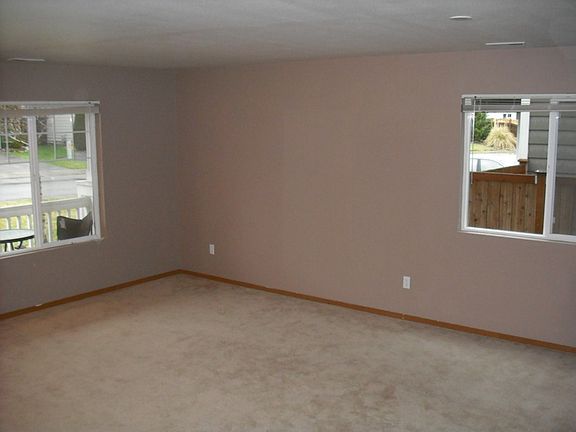 4th image of 13617 116th Avenue Ct E