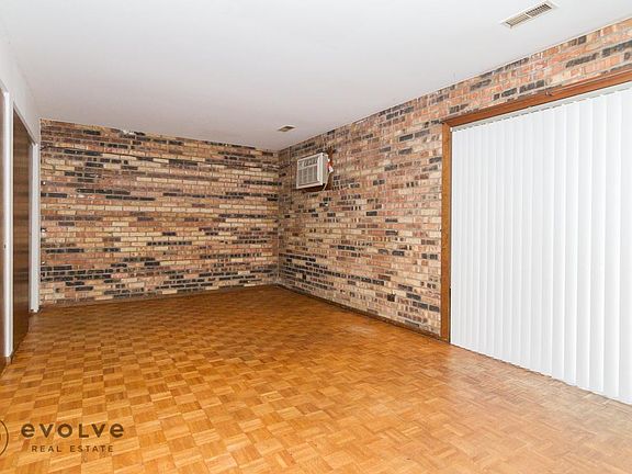 2nd image of 1255 W Belden Ave #10MG
