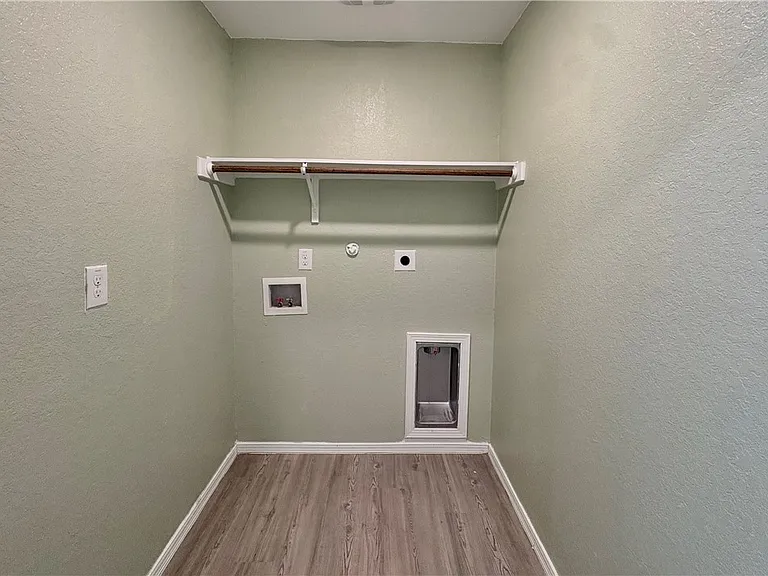 1109 Demeter Dr — Photo 17