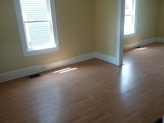 3rd image of 415 Harrison Ave NW