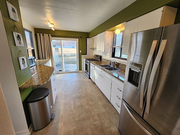 4th image of 7330 S Yorkshire Dr