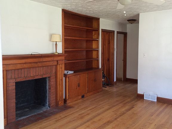 fireplace/living room