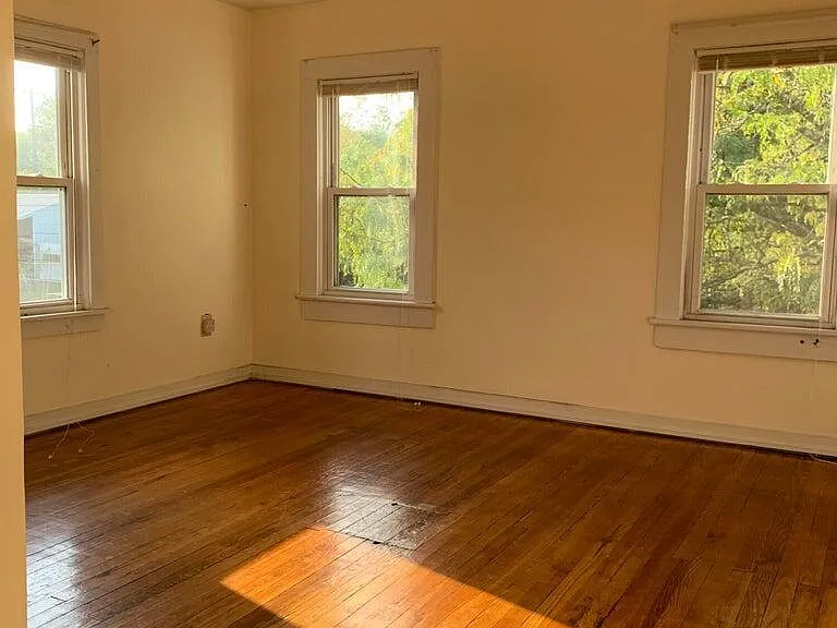 2430 Amelia Ave — Photo 13