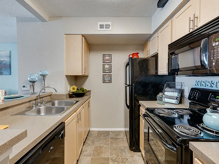 3 Bedroom - 3 Bed / 2 Bath - 1,081 Sq.Ft.
