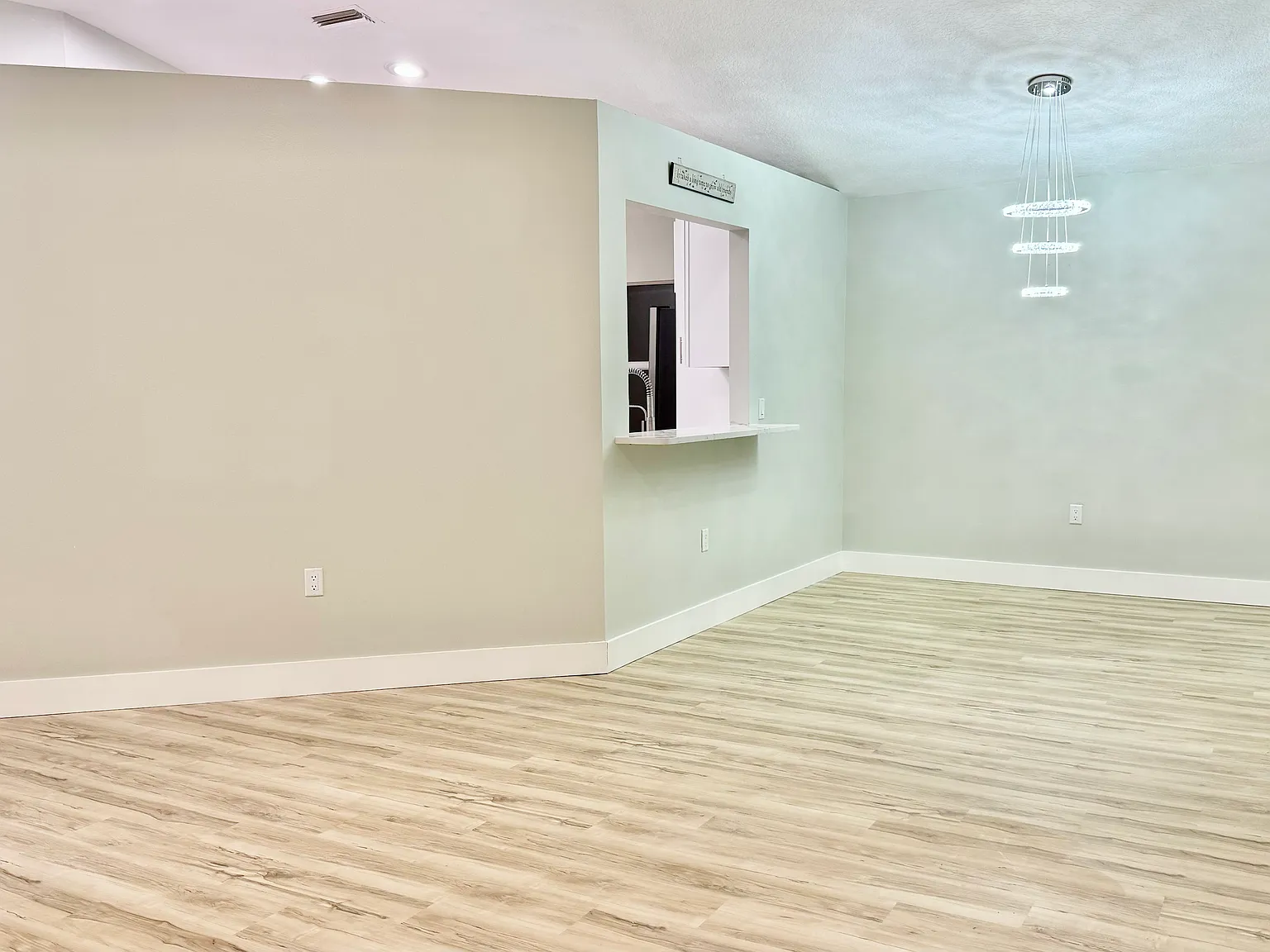 3 bed, 1412 sqft, $2,395 — Photo 4