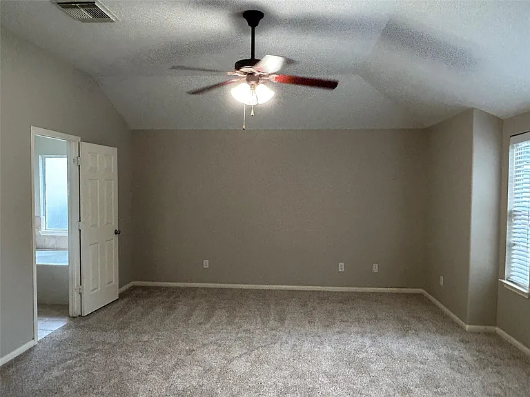 5410 Spring Oak Dr — Photo 7