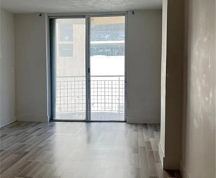 501 SW 1st St #7 — Photo 14