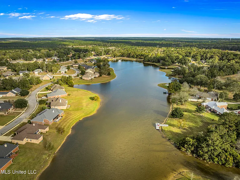 15336 Lakeview Ct — Photo 35