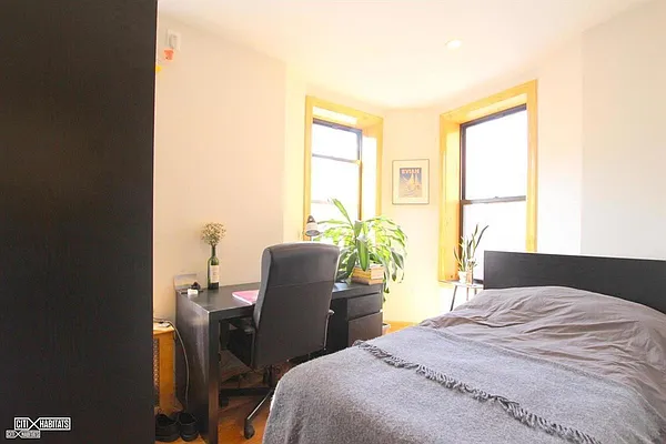 Rented by Corcoran | media 16