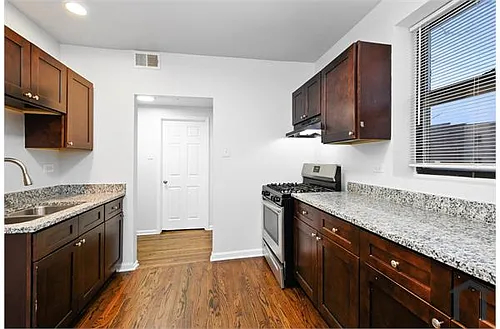7529 S Kingston Ave #1E Photo 1