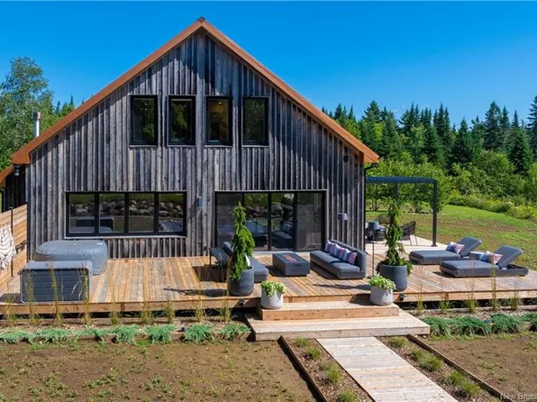 44 Peaceful Mountain Ln, Kingston, NB E5S 2N4