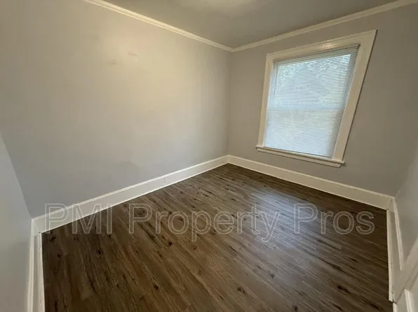 2853 N Booth St, Milwaukee, WI 53212