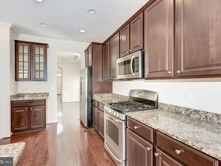 3795 Louise Ave — Photo 8