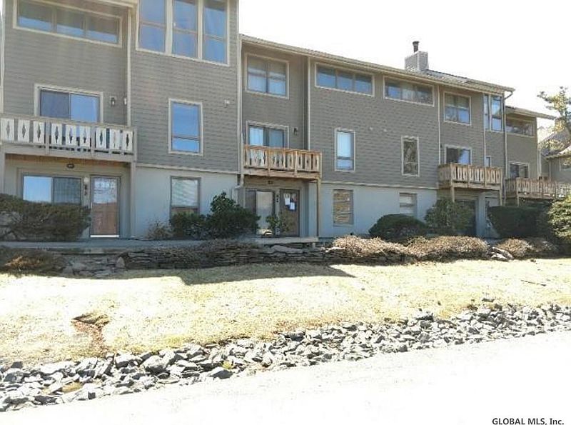 2nd image of 70 HIGHLAND Drive #E6