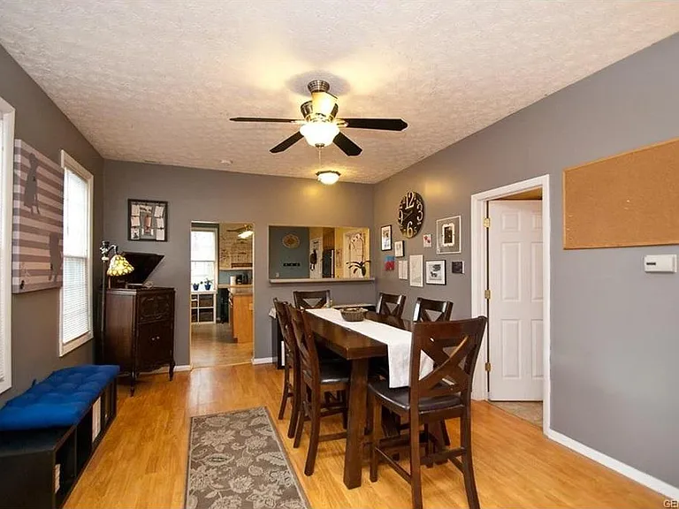 dining room / kitchen area