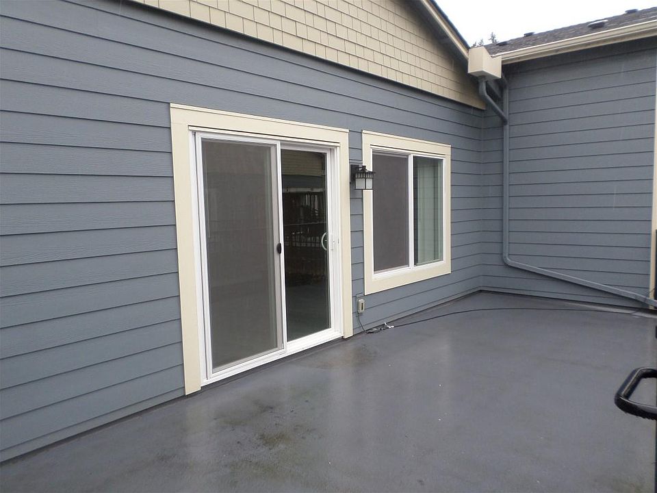 1st image of 11901 93rd Ave NE APT 207