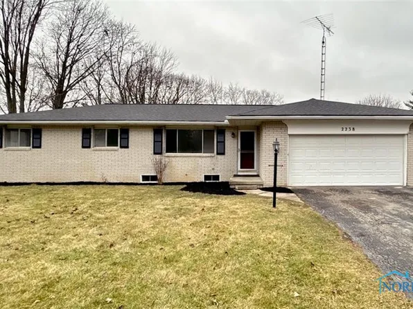 2238 N Kathy Ln, Genoa, OH 43430