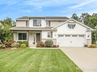 2676 Arbor Chase Dr NE, Grand Rapids, MI 49525