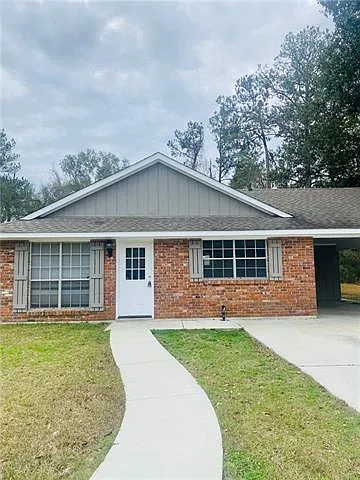 4 bed, 1.5 bath, 1102 sqft, $1,425 — Photo 2