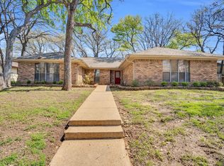 4607 Willow Bend Dr, Arlington, TX 76017