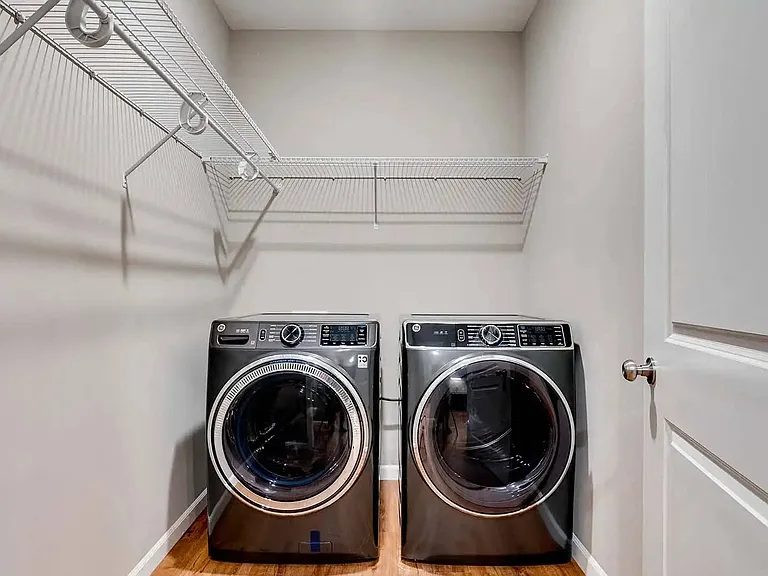 Circle Pines, MN Lexington Lofts | Laundry