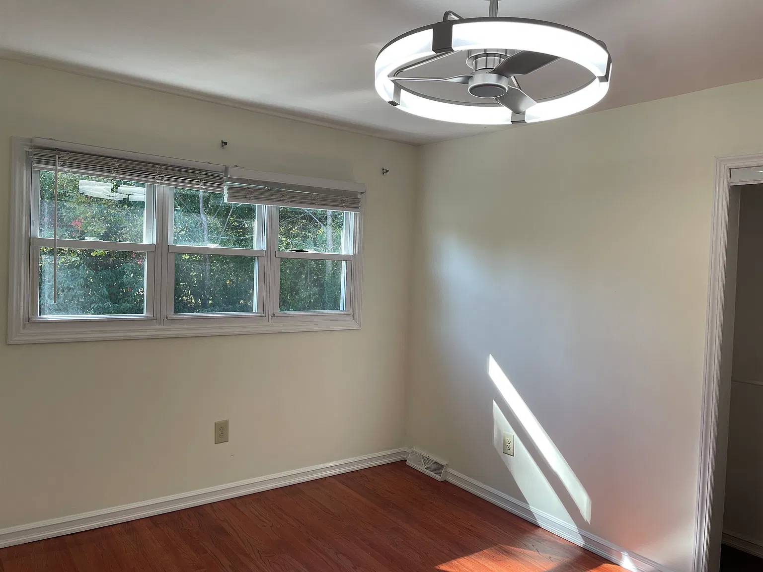 3 bed, 1800 sqft, $3,700 — Photo 2