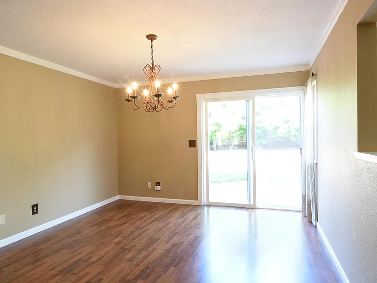 2137 Eilene Dr — Photo 4