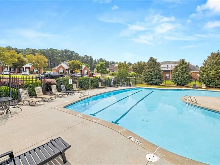 1739 Snapping Ct — Photo 40
