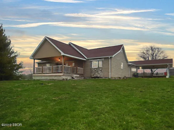 1158 County Road 1500 E, Fairfield, IL 62837