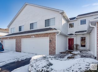 63 Rolling Oaks Rd #C, Sugar Grove, IL 60554