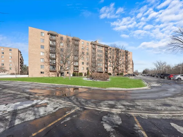 1747 W Crystal Ln Unit 507, Mount Prospect, IL 60056