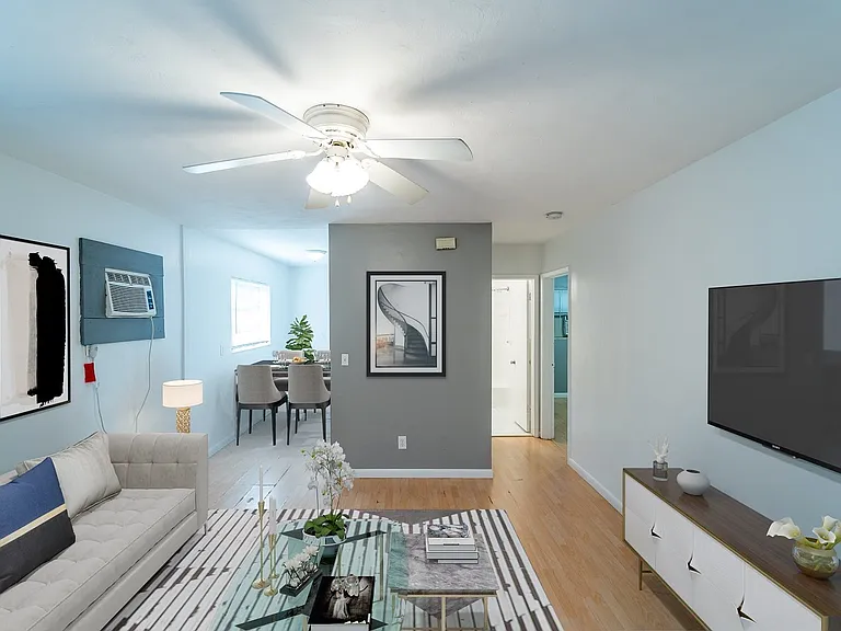 713-717-721 SW 13th Ave — Photo 4