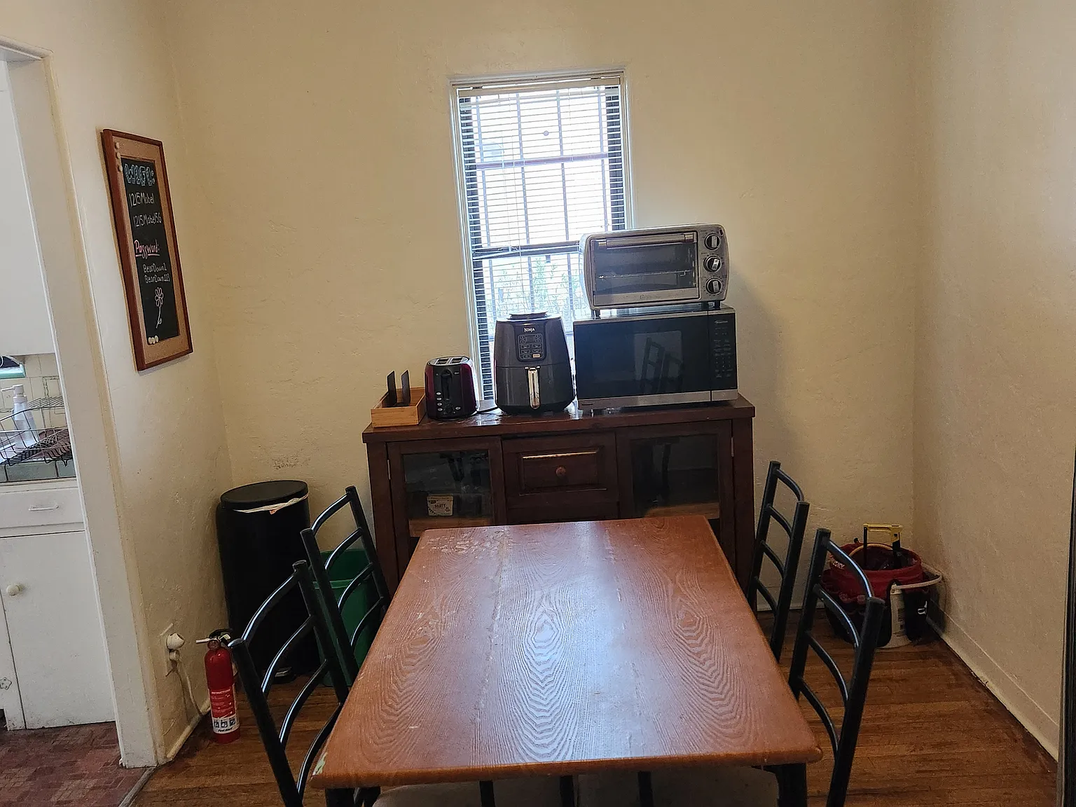 4 bed, 1750 sqft, $3,000 — Photo 4