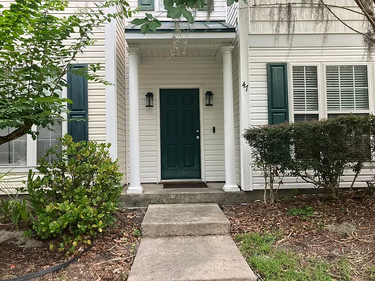 47 Regent Ave — Photo 1