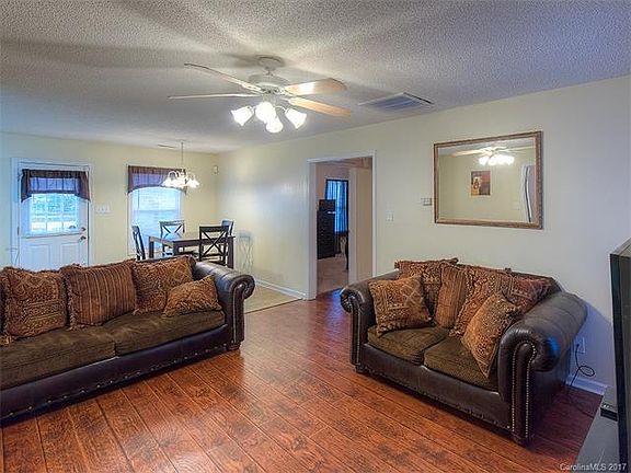 2nd image of 826 Finley View Dr