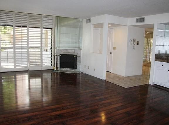 5th image of 21620 Burbank Blvd Unit 11