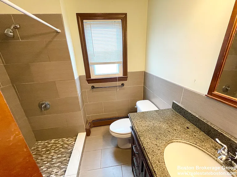 5 Oswald St #5 — Photo 11