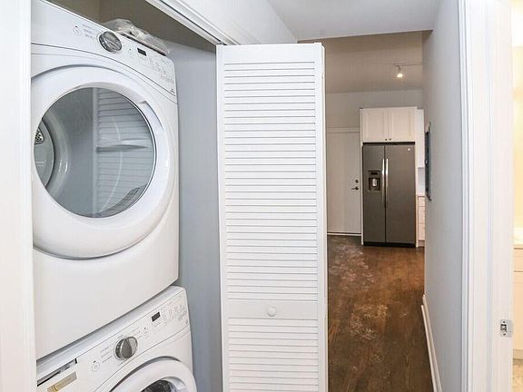 4th image of 1314 W Wrightwood Ave #2R5