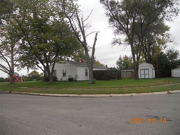 4th image of 58 Erie Ave