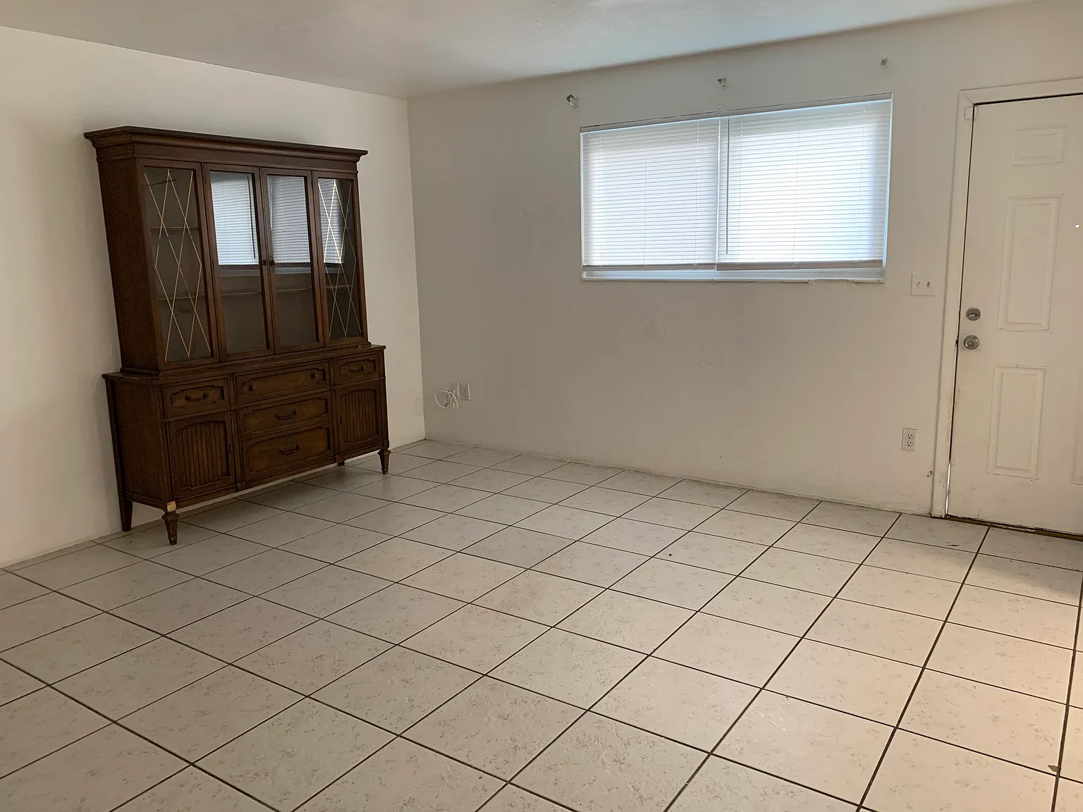 2 bed, 812 sqft, $1,200 — Photo 3