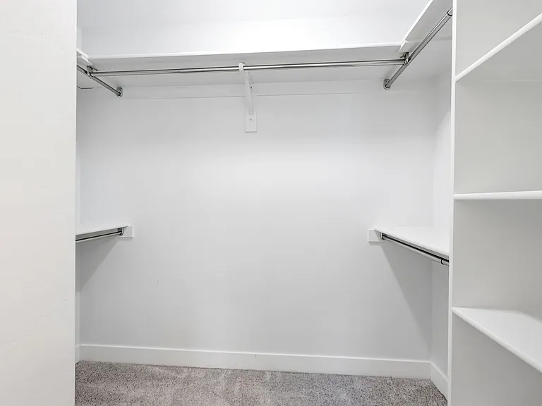 153 W Silver Springs Dr — Photo 16