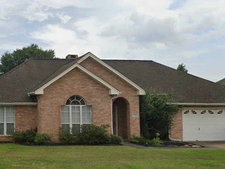 7647 Rosewood Dr — Photo 1